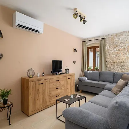 Casa Simona In * Cerjani